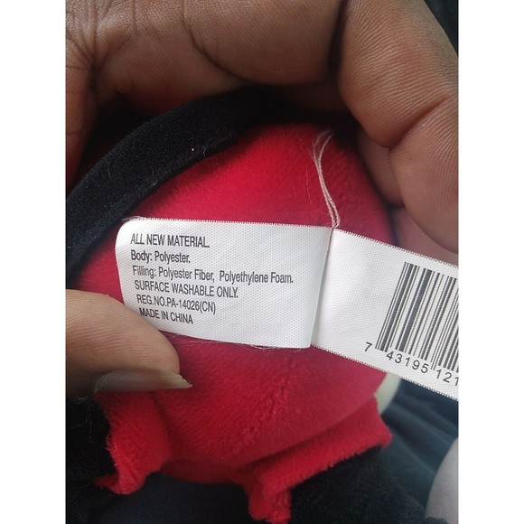 Disney Dream International Limited Mickey Mouse Plush Red Heart Hug Valentine - Picture 6 of 6